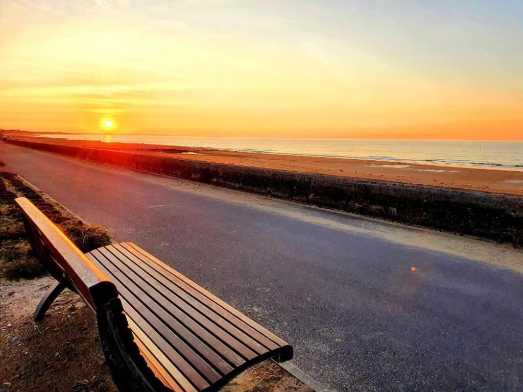 Perle Marine Au Pied De La Plage Cabourg Bagian luar foto